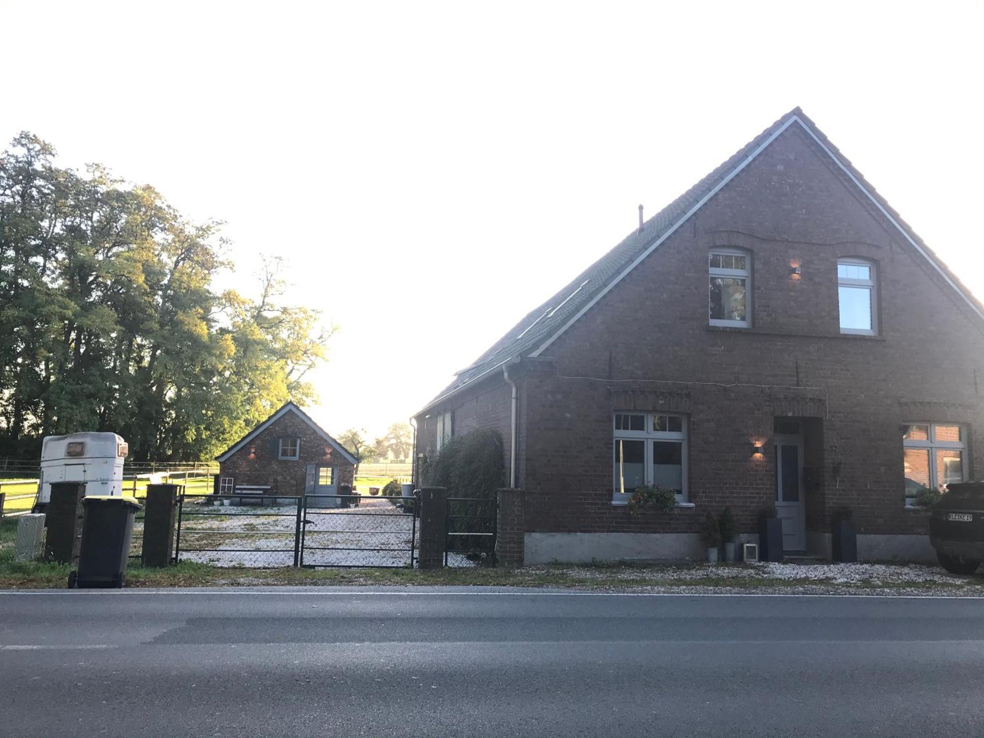 Ks Kotten Bed And Breakfast Rees Exterior photo